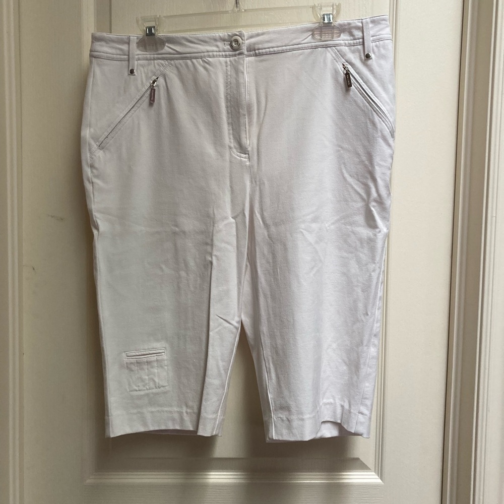 COPY - SPANNER SPORT Capri. Size 12. Front slash zip pockets 1 back zip pocket